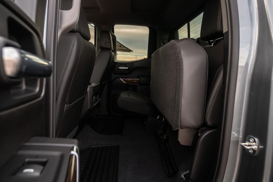 Интерьер Chevrolet Silverado RST Double Cab 2018 года  (фото 20 из 40)